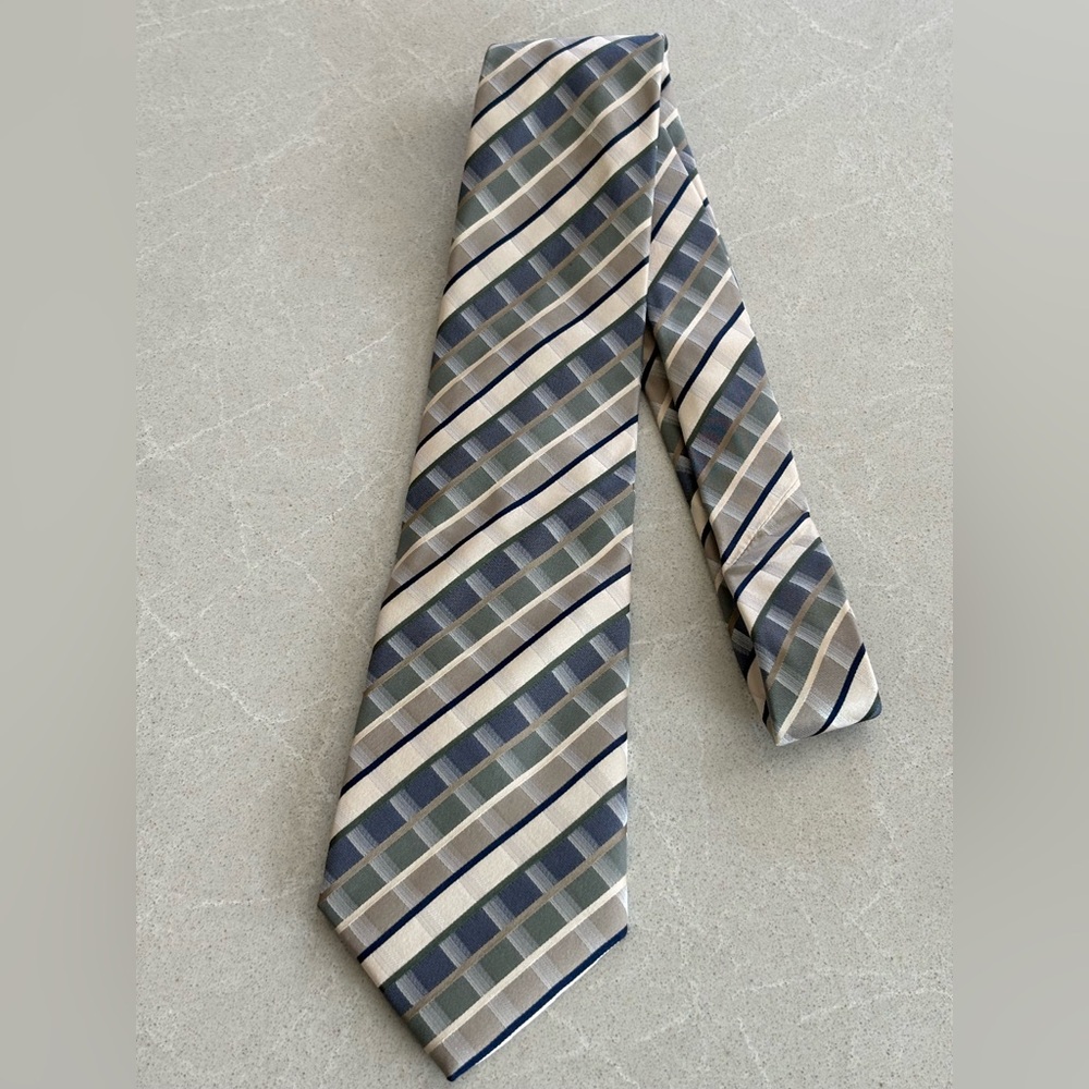 Geoffrey Beene Gray and Blue Men's Vintage Silk Tie